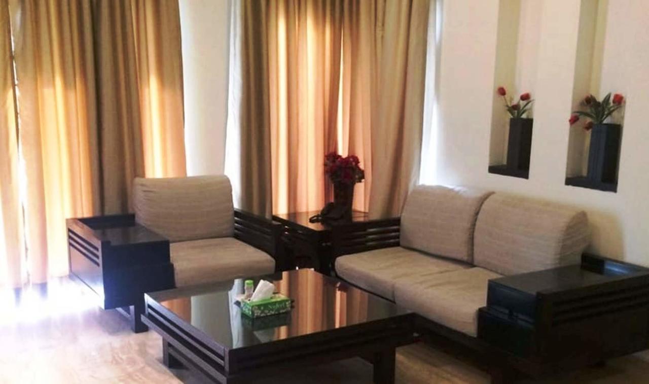 Hotel Vipul Grand Gurgaon Dış mekan fotoğraf
