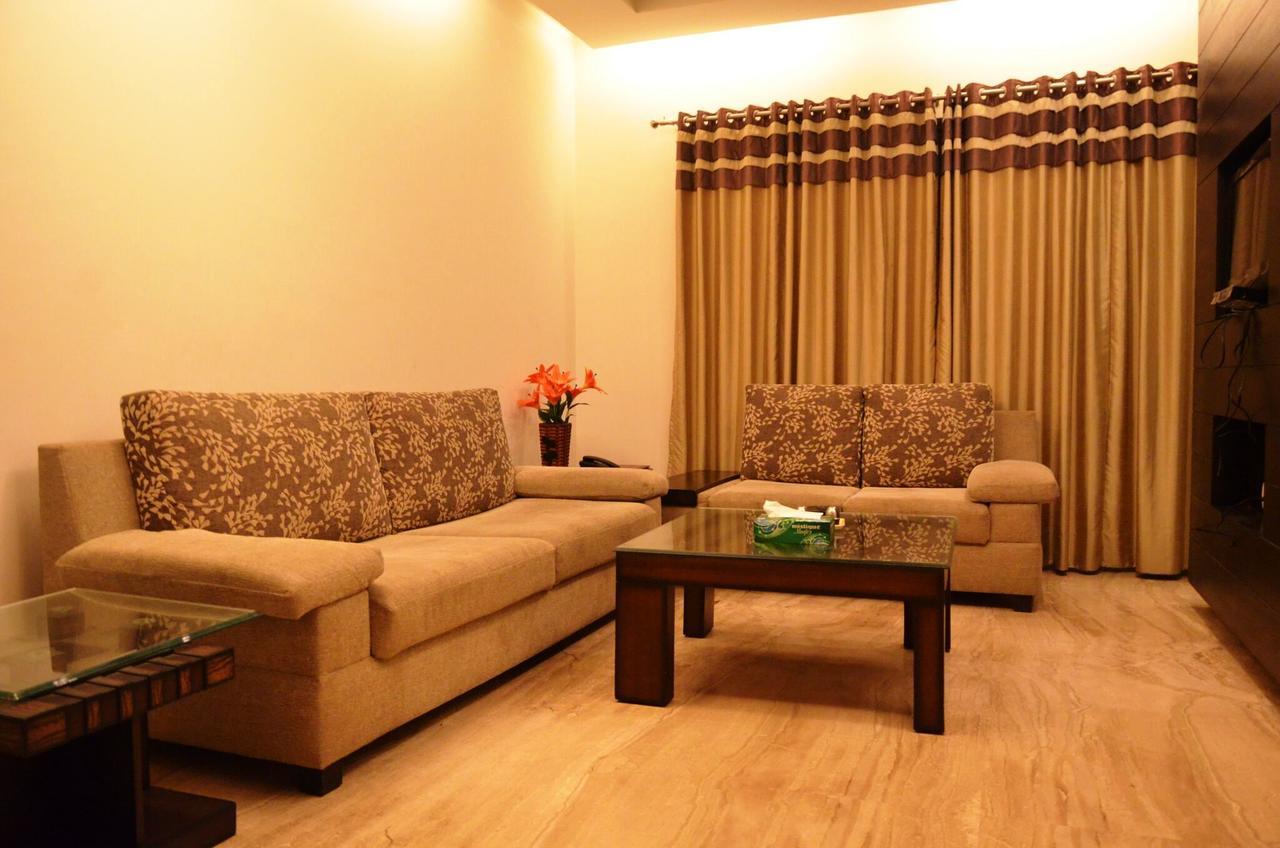 Hotel Vipul Grand Gurgaon Dış mekan fotoğraf