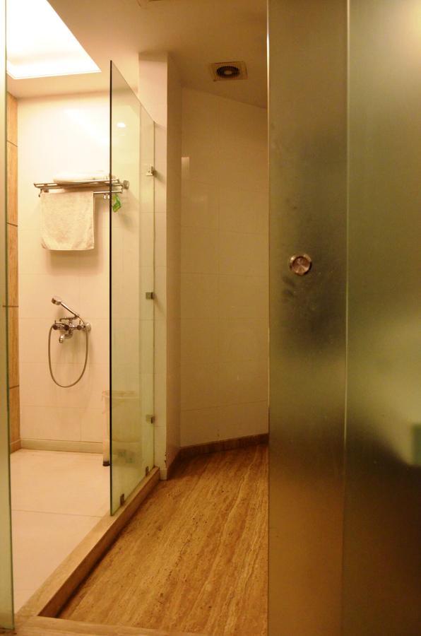 Hotel Vipul Grand Gurgaon Dış mekan fotoğraf